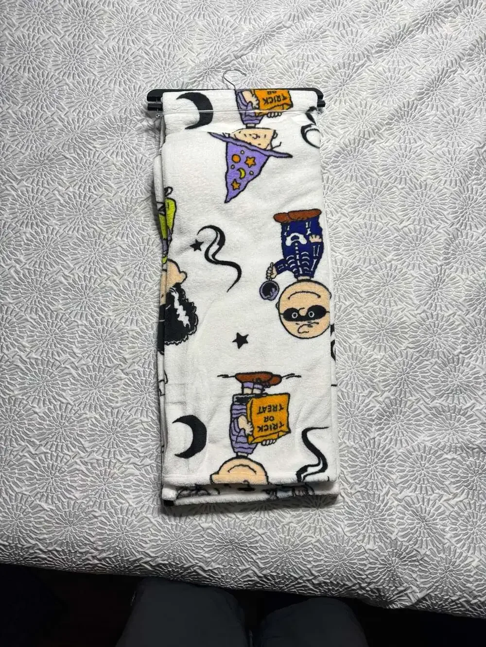 Peanuts Snoopy Gang Halloween Trick or Treat Throw Blanket 46
